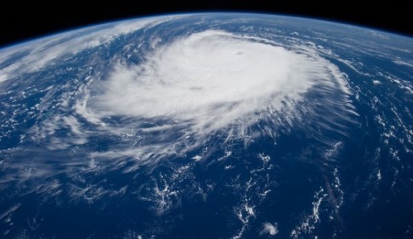 ALERTĂ! Un uragan format în Atlantic se îndreaptă spre Europa