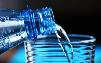 Pericolul din apa minerală. Ce …