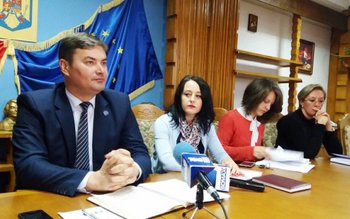 Cancelaria prefectului judeţului Botoşani are, …