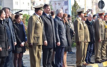 Ziua Armatei Române sărbătorită, şi …