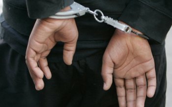 Proxenet săltat de poliţiştii botoșăneni