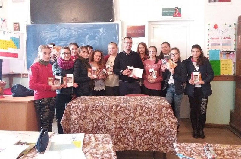 Scriitorul Artur Silvestri comemorat la Școala Gimnazială nr. 1 Rădăuți-Prut și Liceul Teoretic Lipcani, Republica Moldova - FOTO