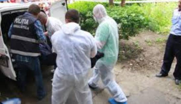 Moarte stranie în Suceava: după ce şi-a ucis soţia, a dormit în casă cu cadavrul