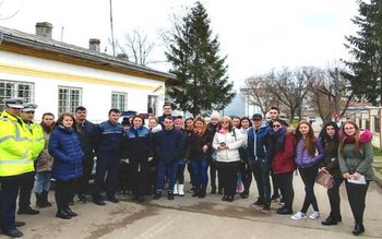 30 de elevi din cadrul …