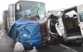 Trei români morţi şi cinci …