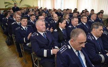 Poliţişti botoşăneni avansaţi înainte de …