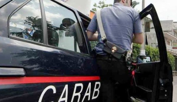 Caz revoltător în Italia! Două fetițe românce au fost găsite drogate într-o mașină. Ce făcea mama lor în acest timp