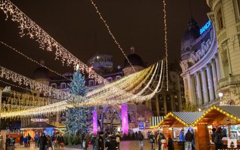 Un cântăreț refuză să cânte …