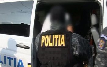 Poliţist din Suceava, atacat cu …