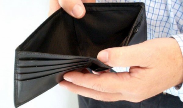 Situații halucinante în România după trecerea contribuțiilor la angajați. Unii rămân fără salarii!
