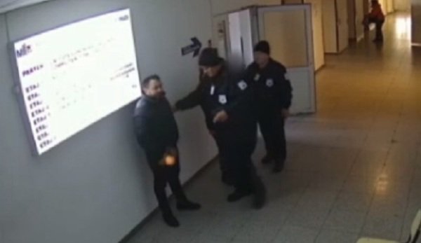 Scandal la Spitalul Județean Botoșani. Un paznic a fost lovit de ruda infuriată a unui pacient