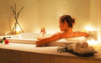 Băile fierbinţi pot avea efecte …