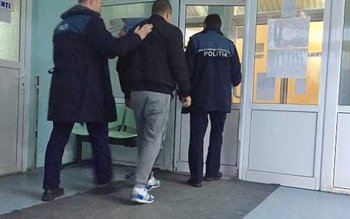 Acuzat de tâlhărie calificată, reţinut …