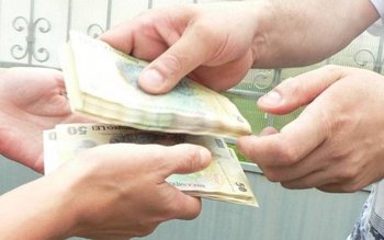 Tânără înșelată prin metoda Şmen, …