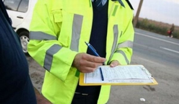 Un tânăr de 18 ani a fost prins în Bucecea fără permis de conducere