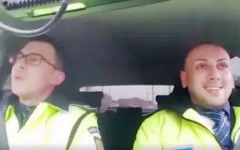 Doi agenţi de la Rutieră, …