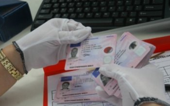 Permisul de conducere se obţine …
