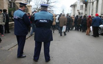 Efective sporite de poliţişti acţionează …