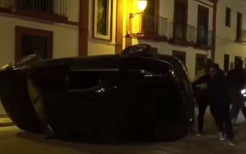 Un grup de români a …