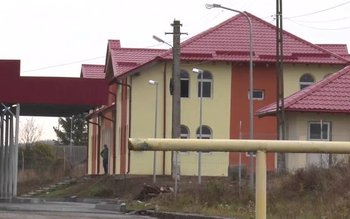 Două puncte de trecere a …