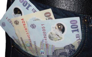 A băgat mâna adânc în …