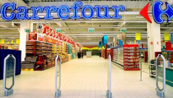 Schimbări majore la Carrefour. Mii de angajați sunt concediați!