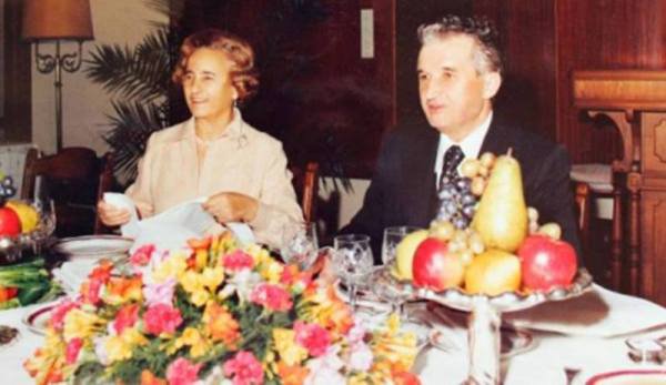 Ce obicei bizar avea Nicolae Ceaușescu, privind mâncarea, atunci când mergea în călătorii
