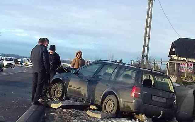 Accident! Un șofer din județul Botoșani a ajuns cu mașina în șanț!