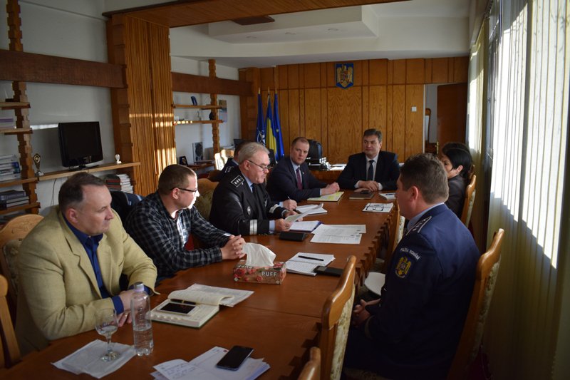 Problema maşinilor parcate în zona Poligonului ACR, discutată la Instituţia Prefectului - FOTO