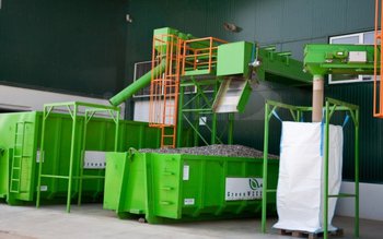 Mici ecologiști botoșăneni în vizită …