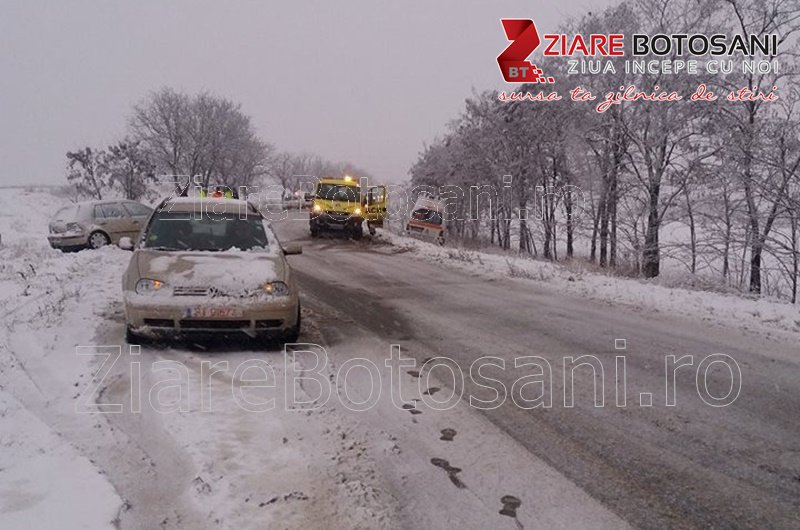 O mașină de poliție, o ambulanță și alte zeci de mașini implicate în mai multe accidente produse în doar câteva ore în județul Botoșani - FOTO