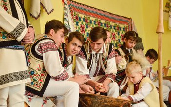 Şezătorile iernii la Durneşti - …