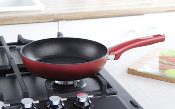 Tigaia de teflon poate fi …