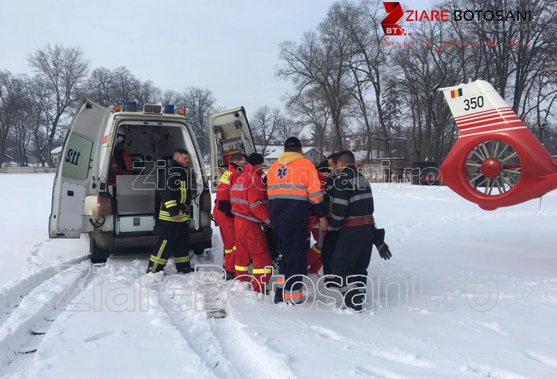 Femeie cu probleme pulmonare preluată de un elicopter SMURD