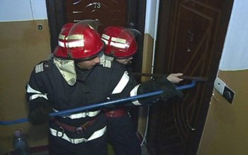 Femeie blocată într-un apartament din …