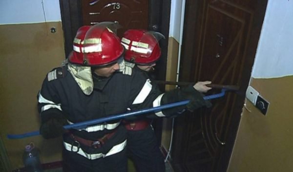 Femeie blocată într-un apartament din Dorohoi. Pompierii și ambulanța, în alertă pentru a doua oară!