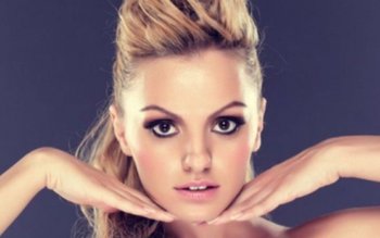 Alexandra Stan, în mijlocul unui …