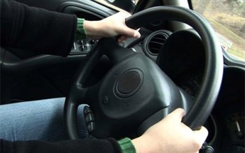 Minor cercetat pentru conducere fără …