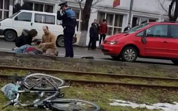Un polițist băut a lovit …