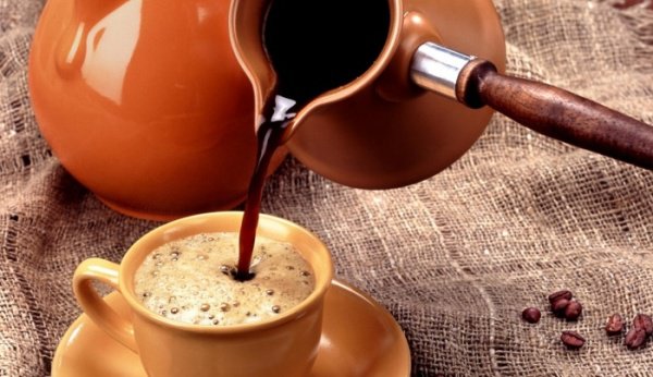 Câte lingurițe de cafea se pun la o ceașcă? Secretul cafelei la ibric!