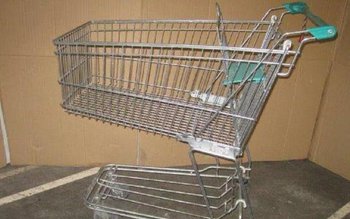 Doi minori prinși în timp …