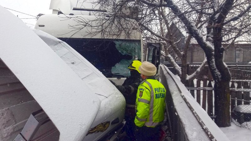 ACCIDENT mortal în județul Suceava! Șofer din Botoșani implicat în carambol - FOTO