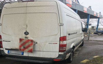 Microbuz căutat de autoritățile din …