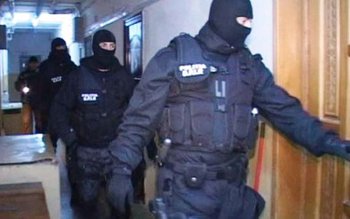 Descinderi cu mascaţii la o …