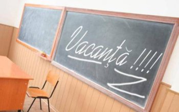 Elevii intră vineri în vacanţa …