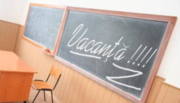 Elevii intră vineri în vacanţa de Paşte 2018. Când se întorc la şcoală?
