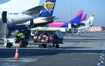 Opt români au fost răniți …