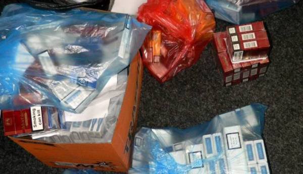 Ţigări de contrabandă confiscate de poliţişti din Piaţa Centrală