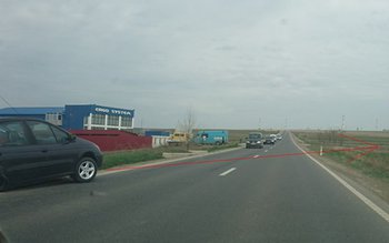 Accident! Două mașini s-au ciocnit …