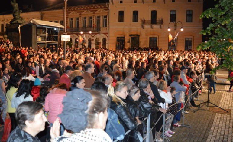 Vezi cine va concerta și programul spectacolelor de la Zilele municipiului Botoşani 2018